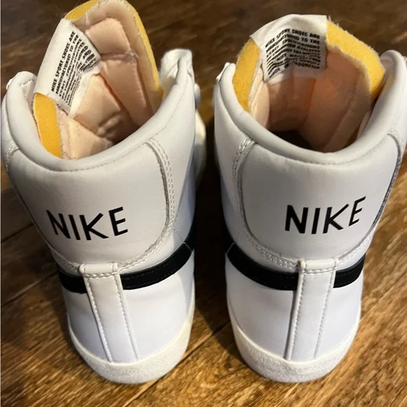 Nike Blazer Mid '77 Vintage black white high top leather shoe ~Women’s Size 9 - Picture 4 of 10
